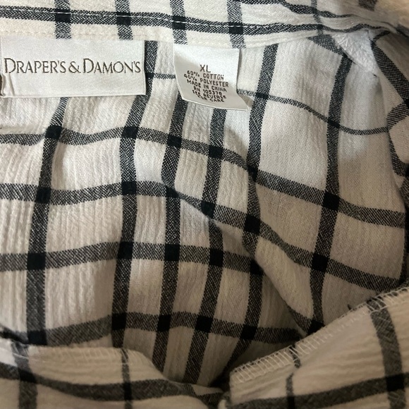 Black and White Boxy Button Down Blouse - Picture 4 of 5